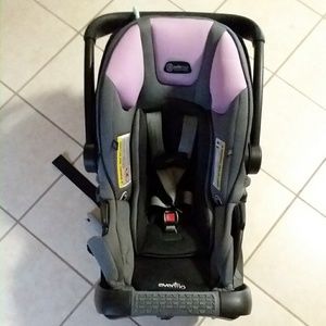 Evenflo carseat and base